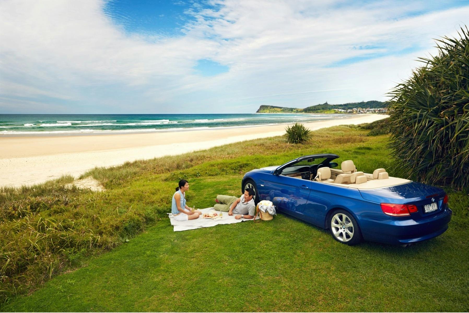 Lennox Head recreational surfing beach runs 7.2 kilometres from the Surf Club south to Flat Rock.