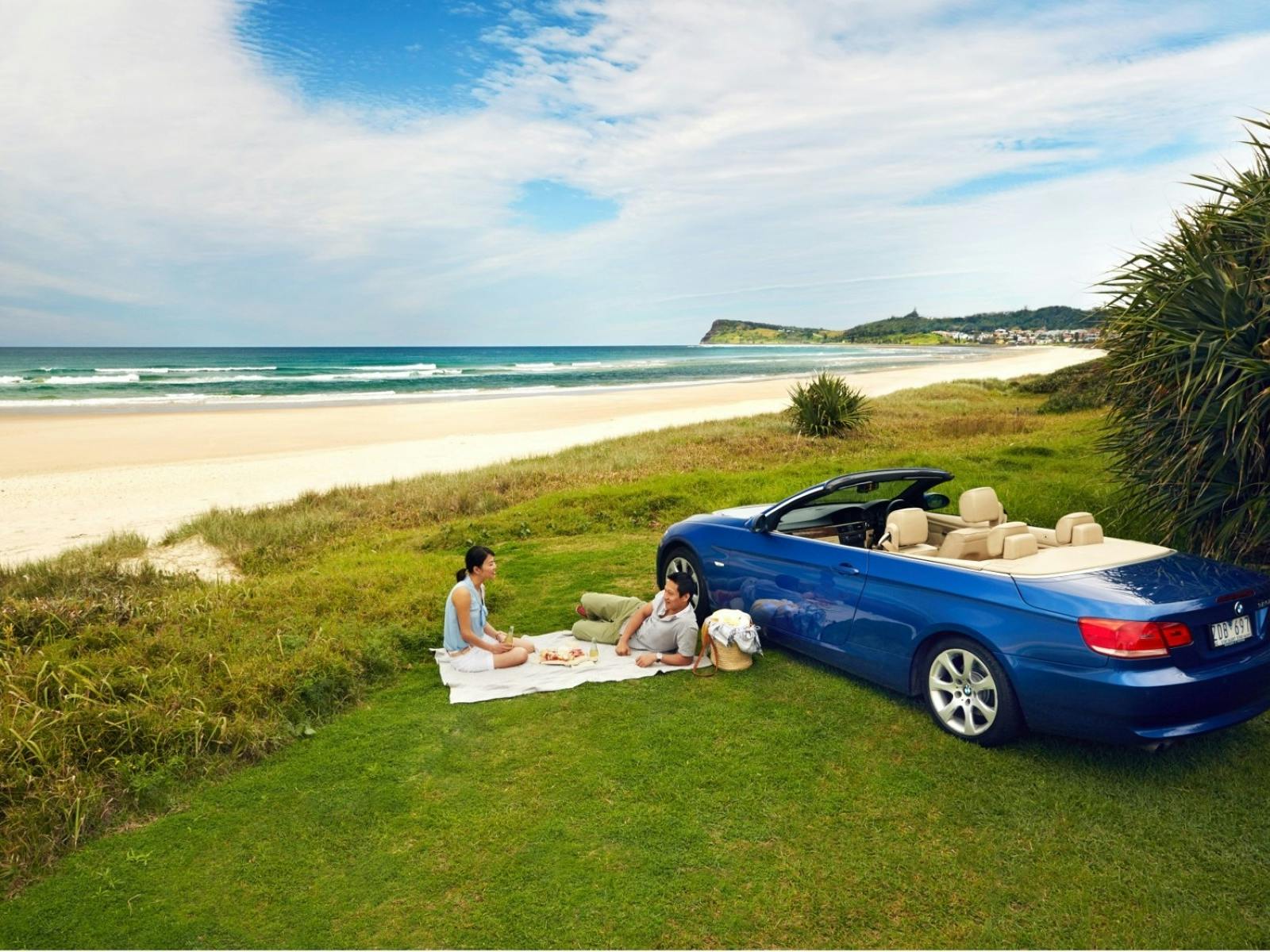 Lennox Head recreational surfing beach runs 7.2 kilometres from the Surf Club south to Flat Rock.