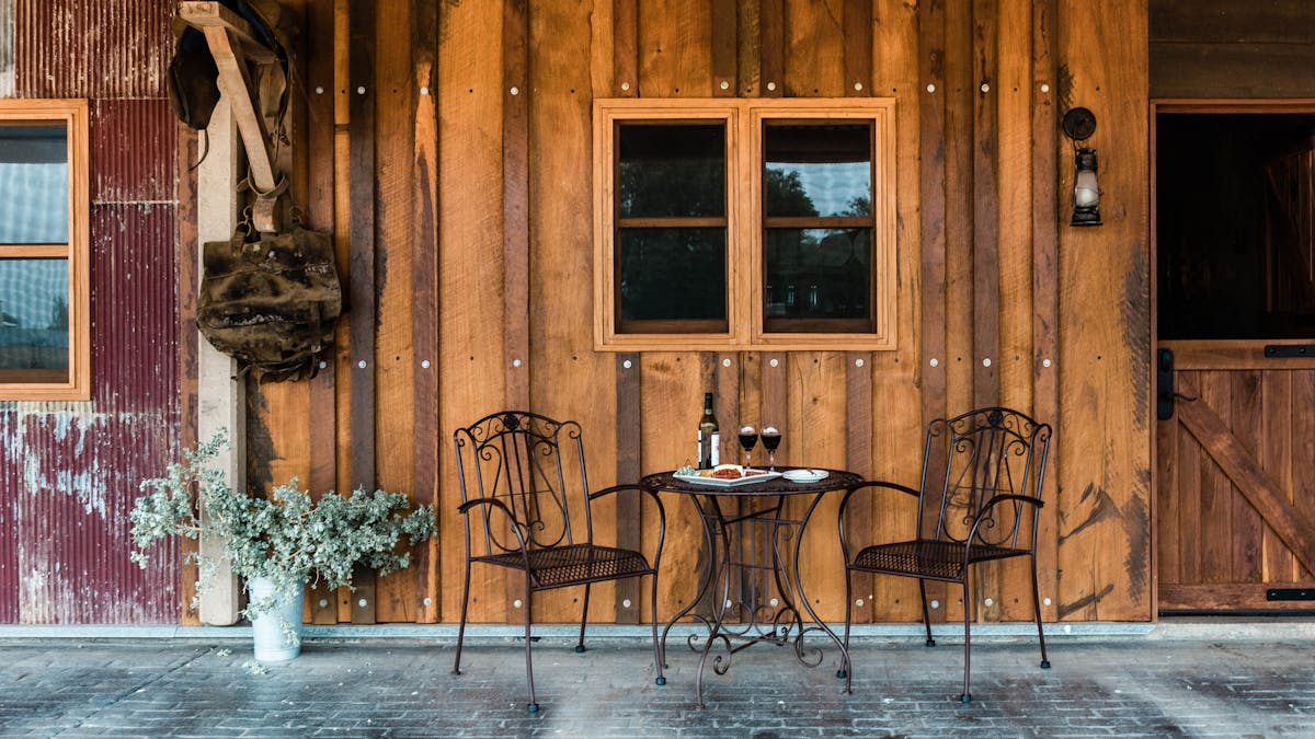 outdoor setting for Homestead Stables