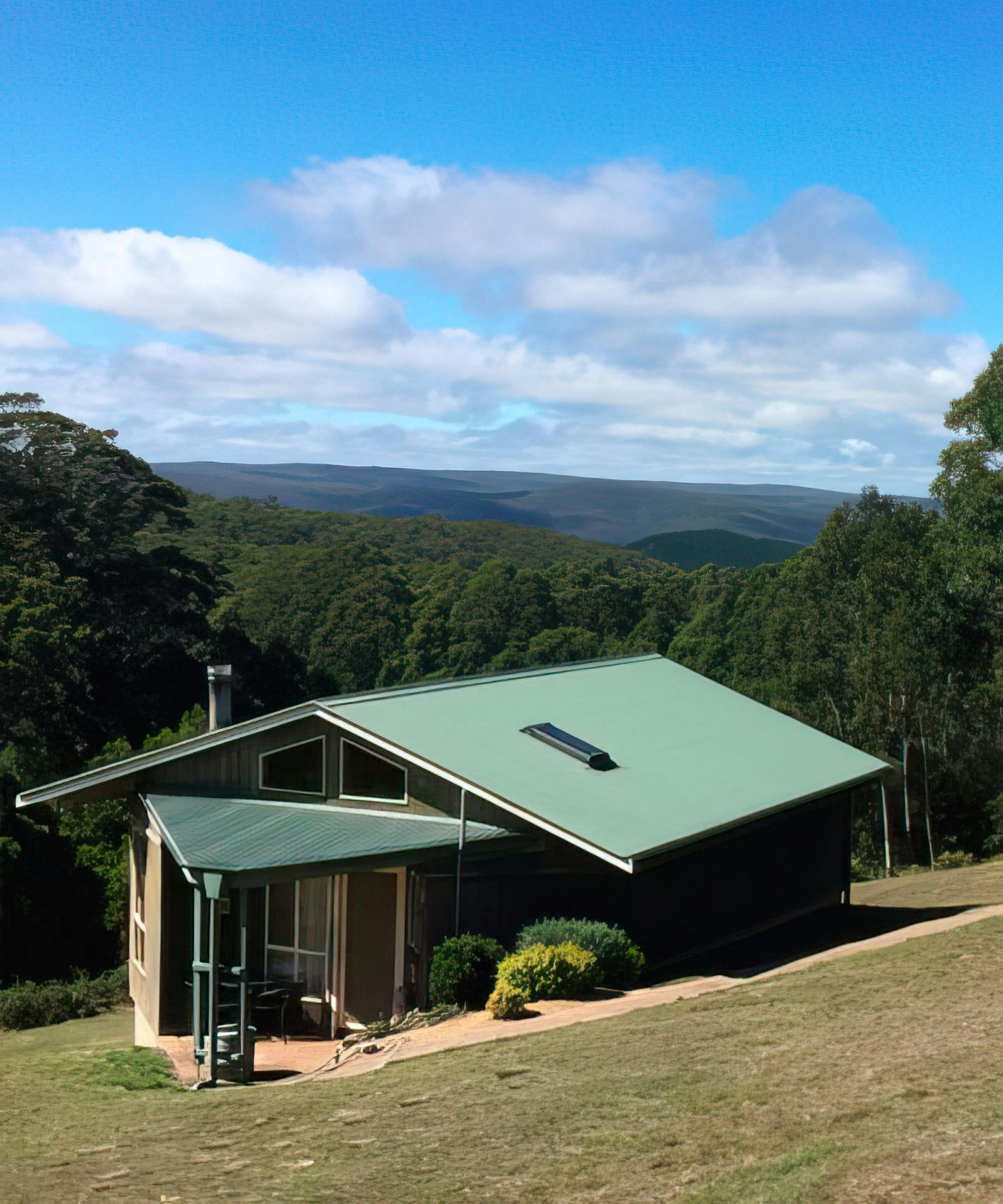 Cabin overlooking forest, Jenolan cabins