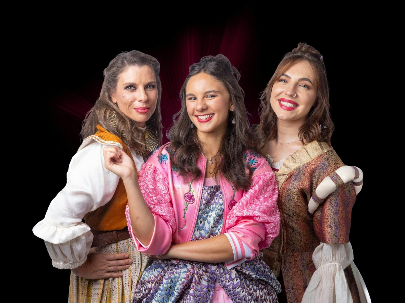 Anne Hathaway, Juliet & Angelique