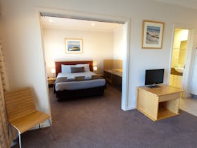 Port Lincoln Suites Bedroom