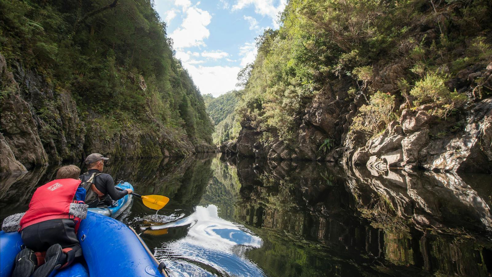 Queenstown Strahan kayak raft