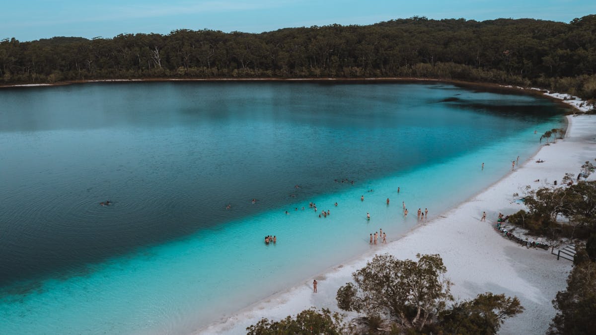 Boorangoora (Lake McKenzie)