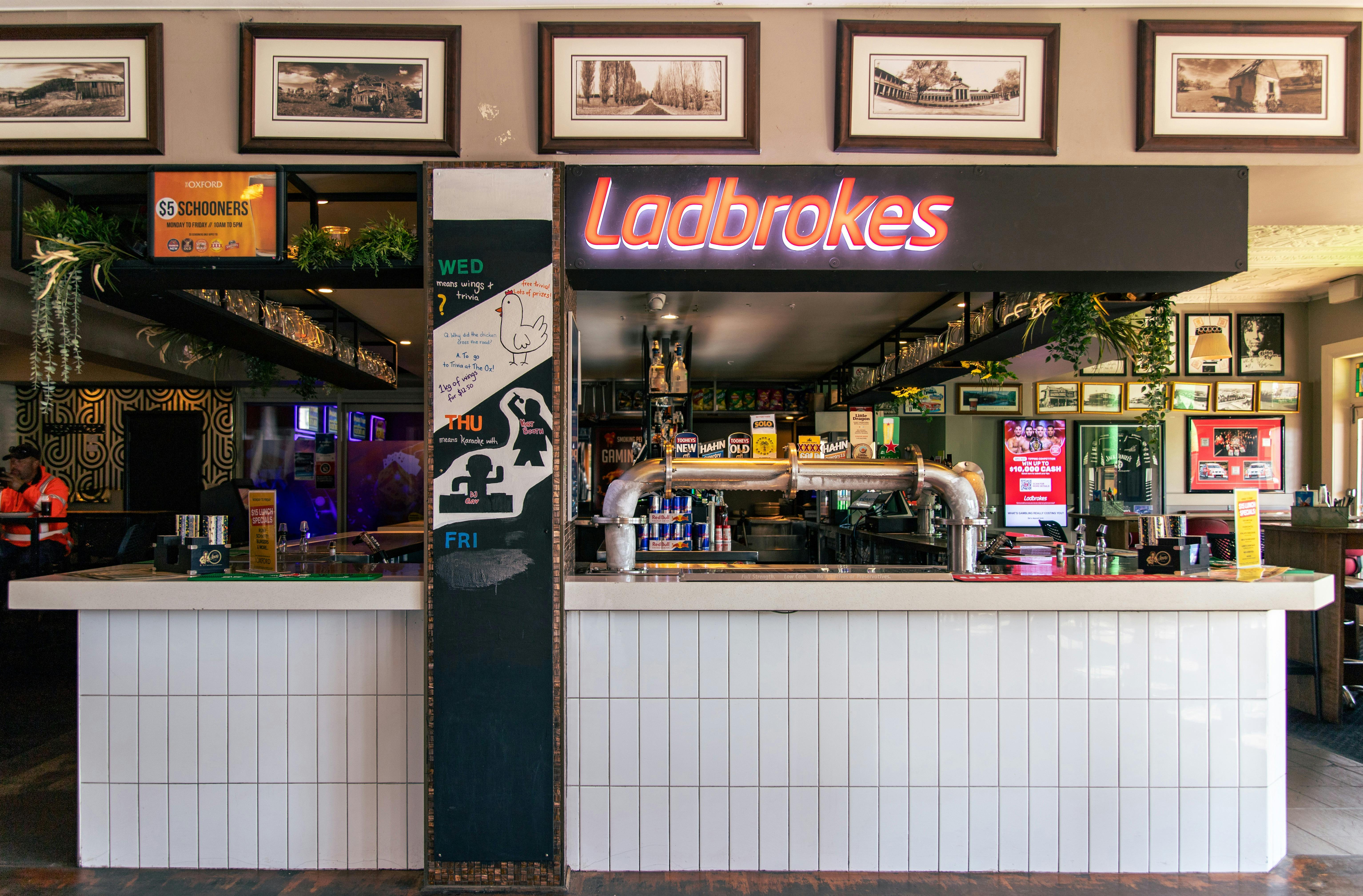 The Oxford Hotel Bathurst