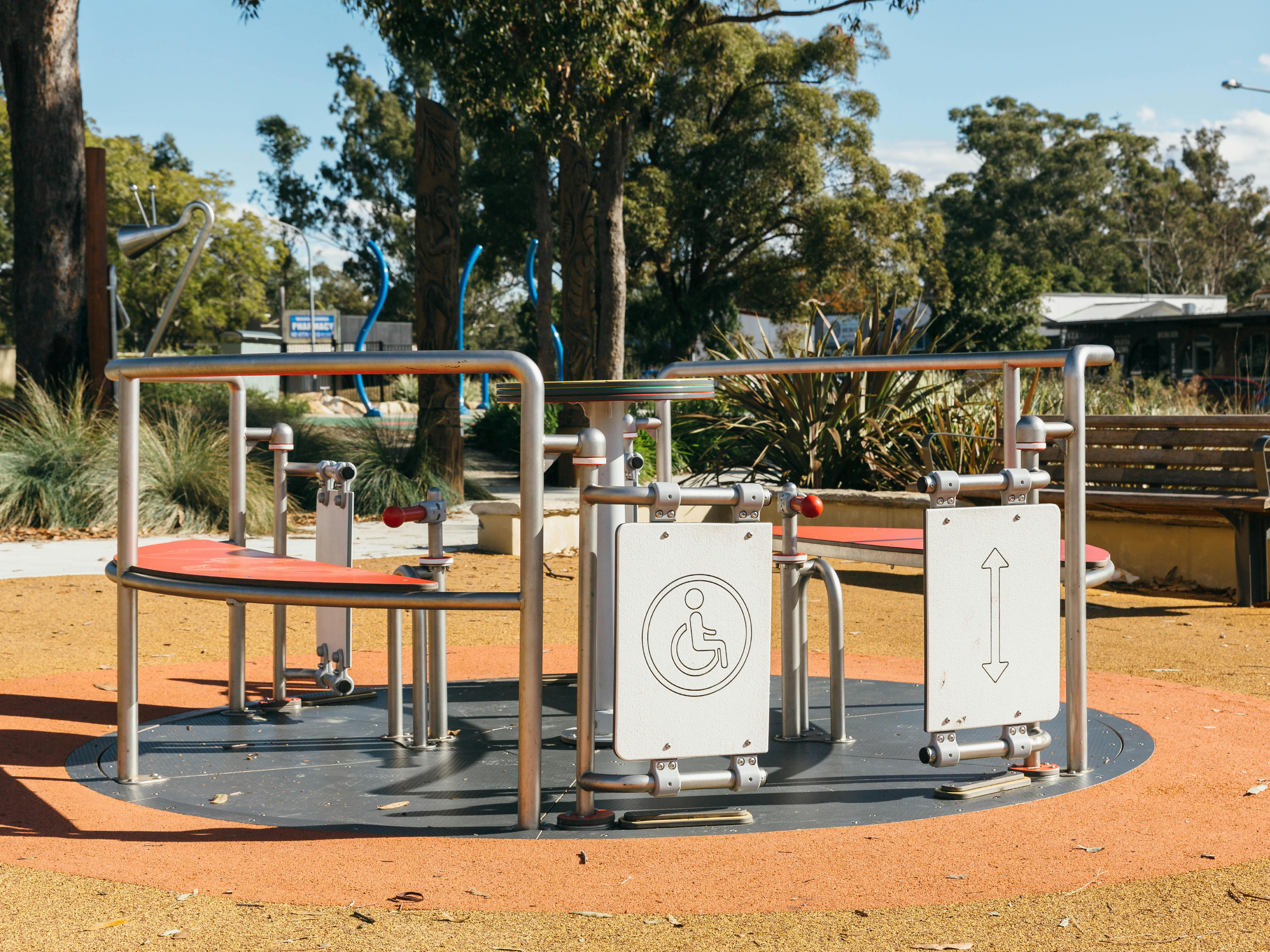 公園内の車椅子でのアクセス