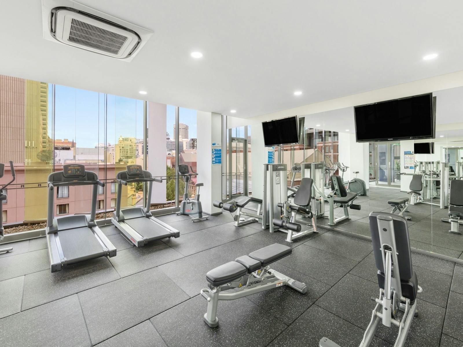 Meriton Suites Campbell Street - 健身中心