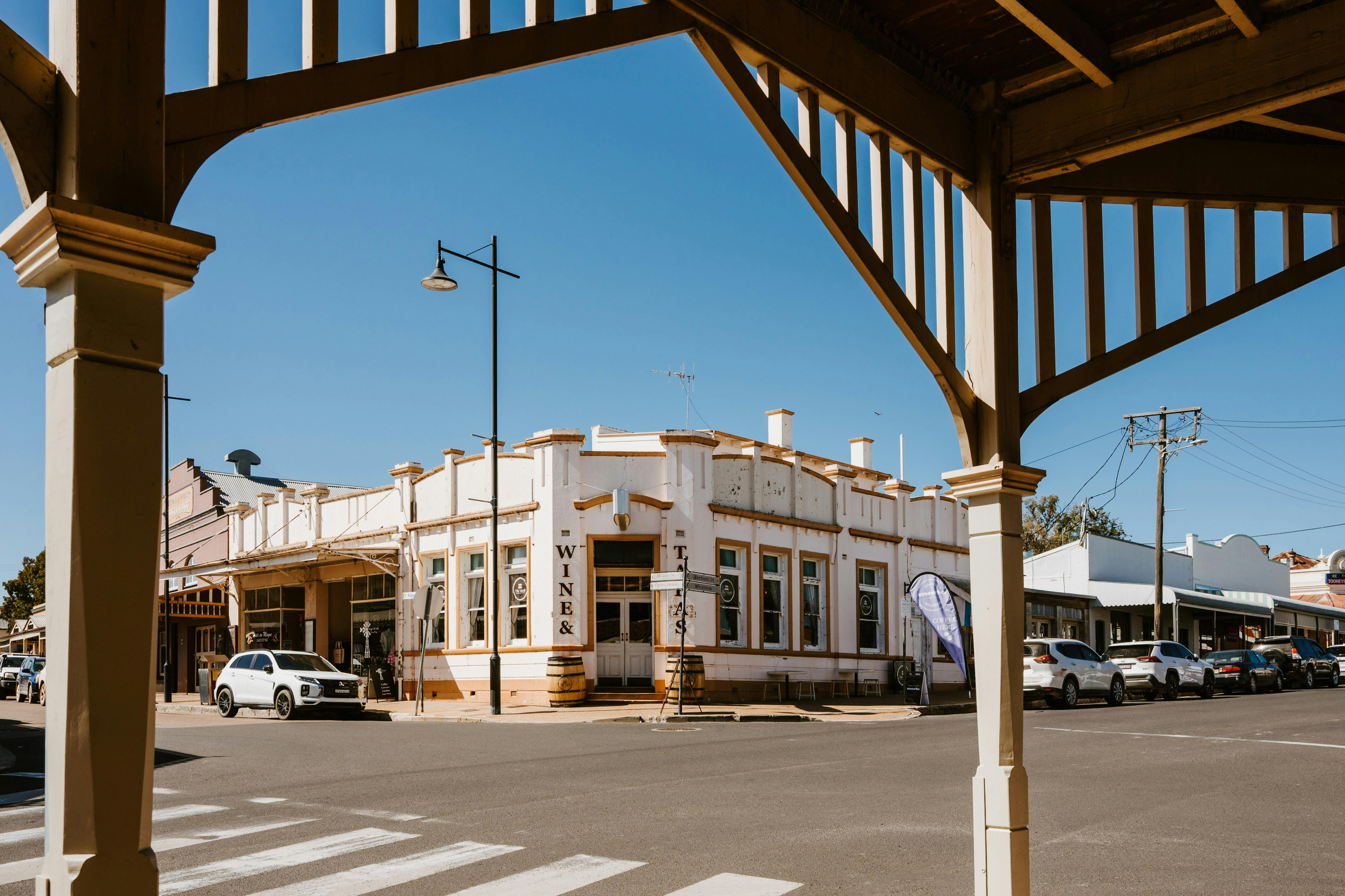 ザ・ヴォールト・ウッドファイアード・ピザ、タパス＆ワインバー