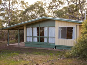 Alligator lodge - mount remarkable national park