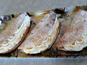 Apple and Fresh cream Turnnovers