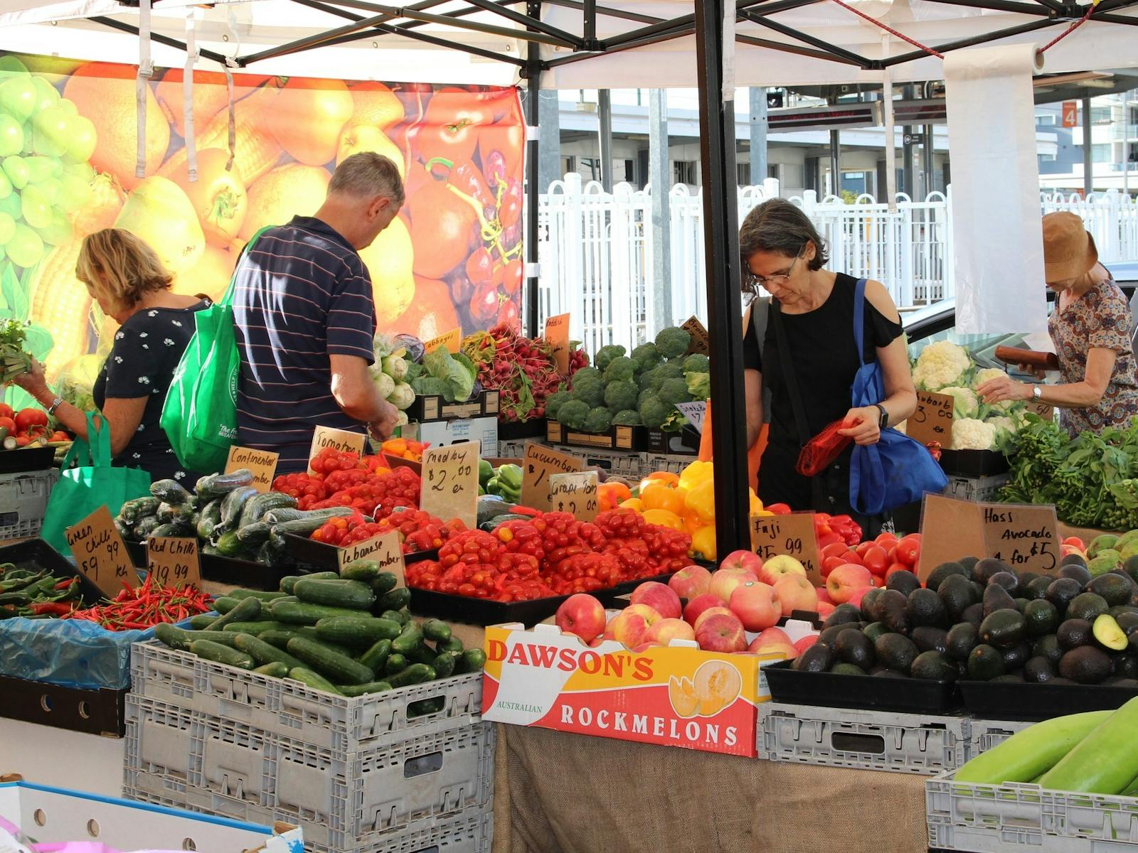 Fresh fruit and veg Fresh fruit and veg