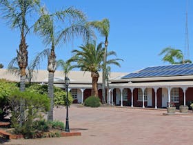 Courtyard rooms & parking
