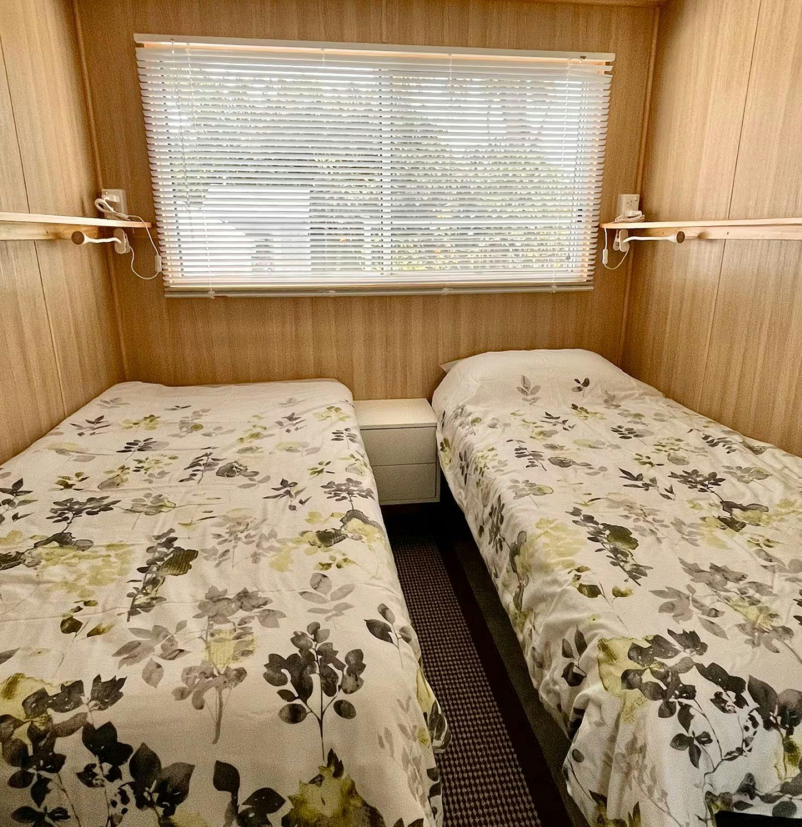 Garden Studio Stay - Airbnb- Bedding