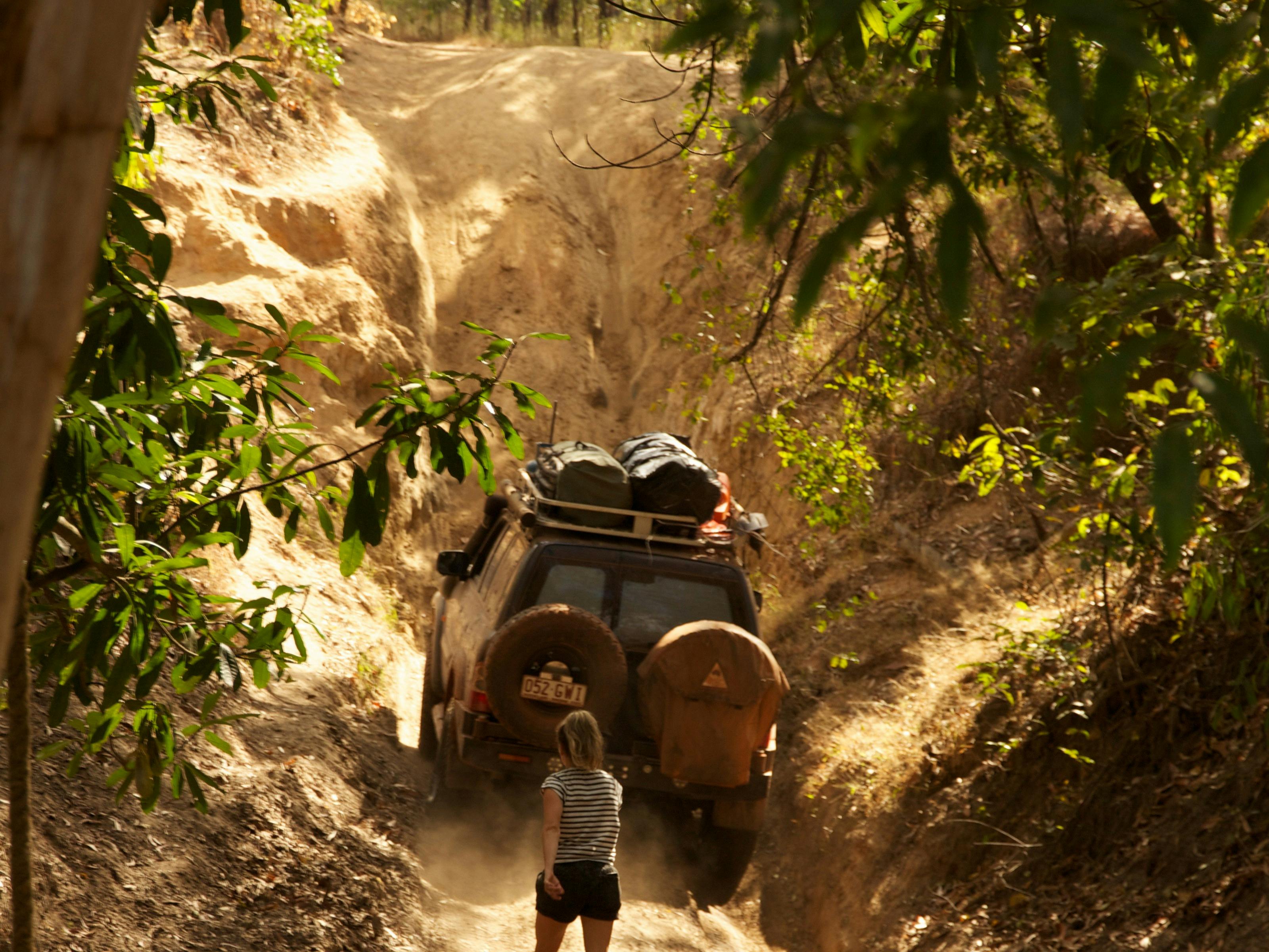 4WD drives up bank out of Palm Creek on the Old Tele Track.