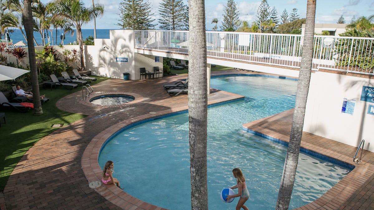 Osprey Apartments - pool