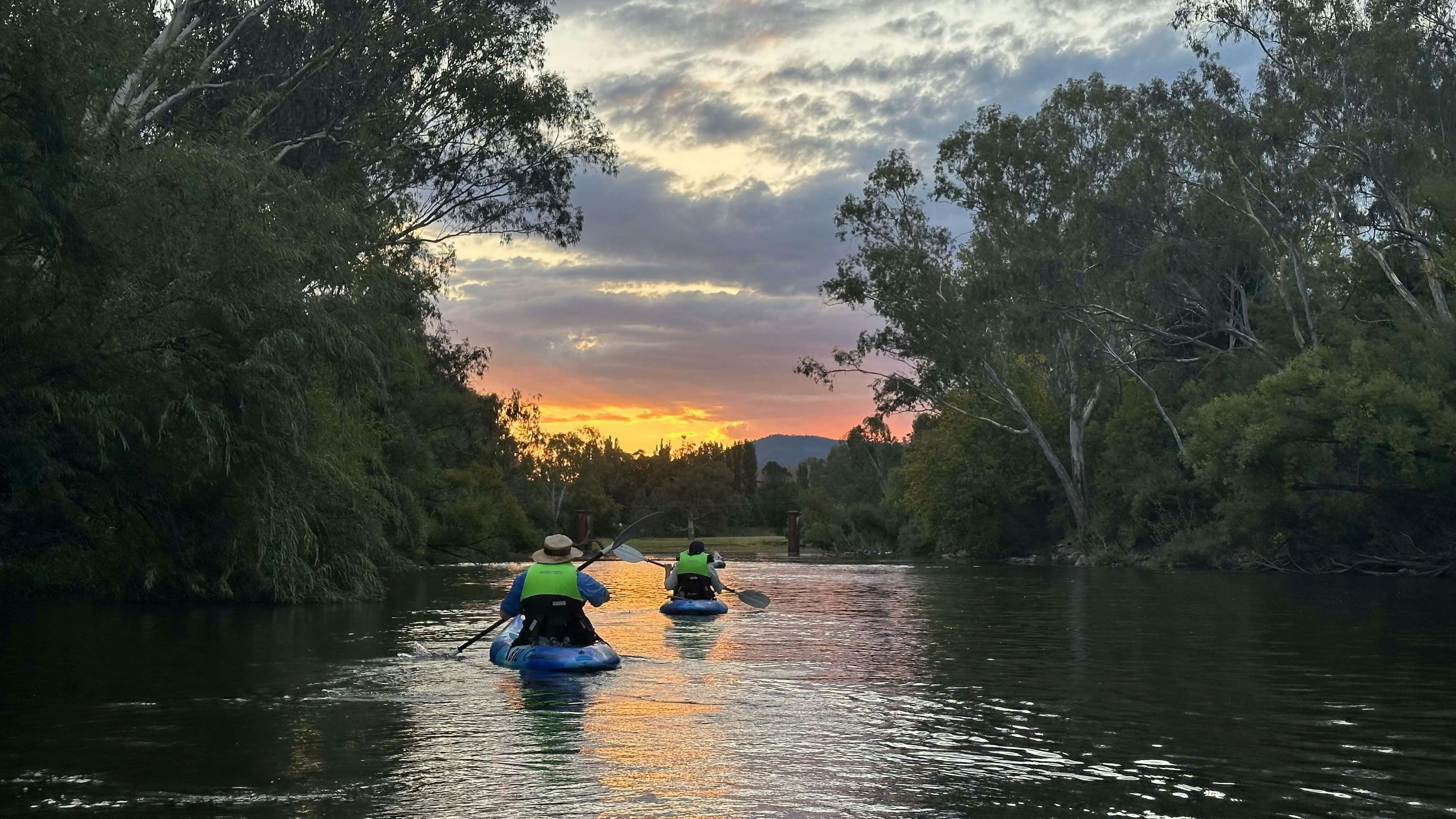 Bridge Hotel at Jingellic - Best way to finish a paddle