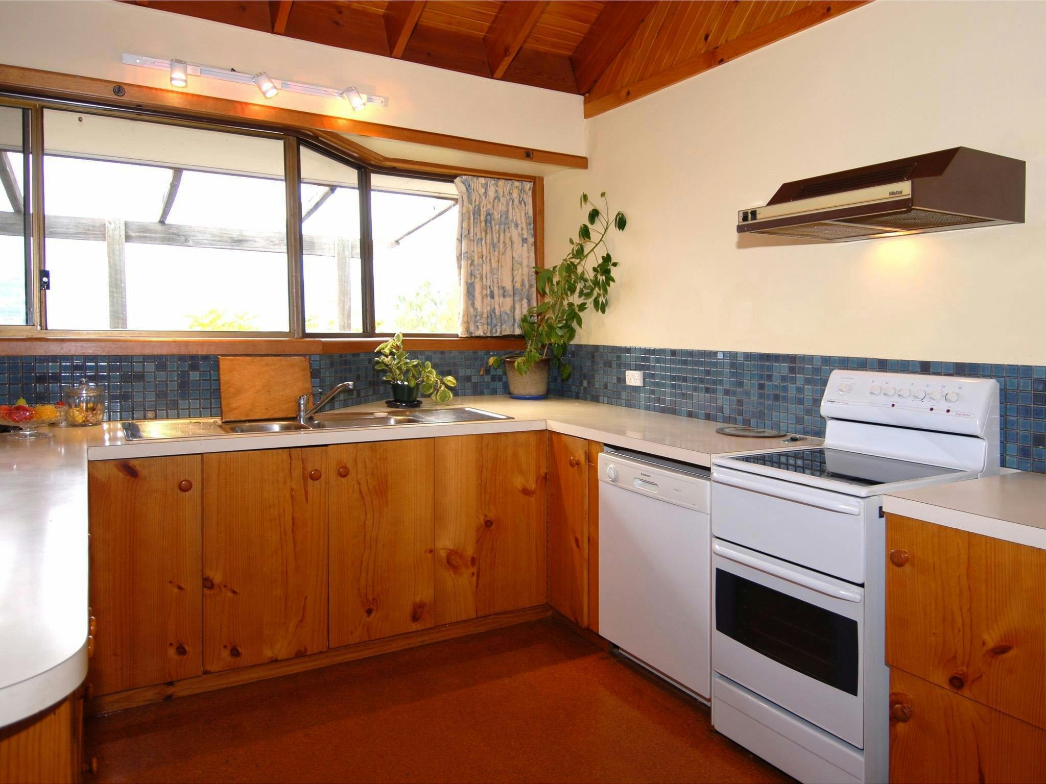 Waterside Accommodation - Derwent Vista