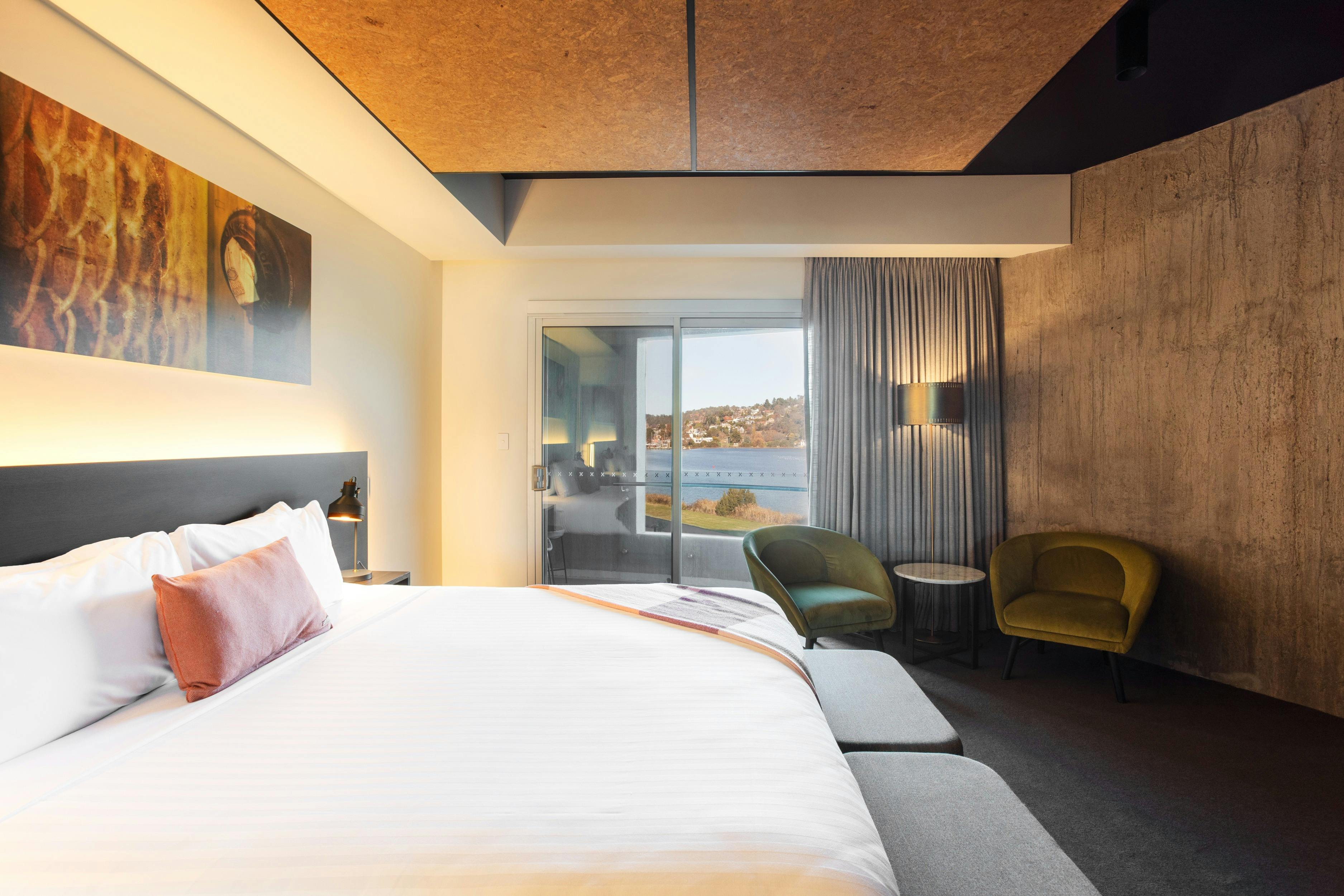 Gorge River Room image