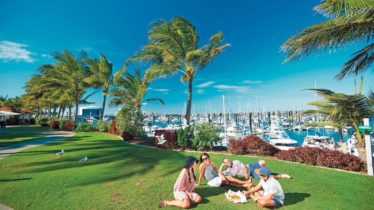 marina picnic people on grass