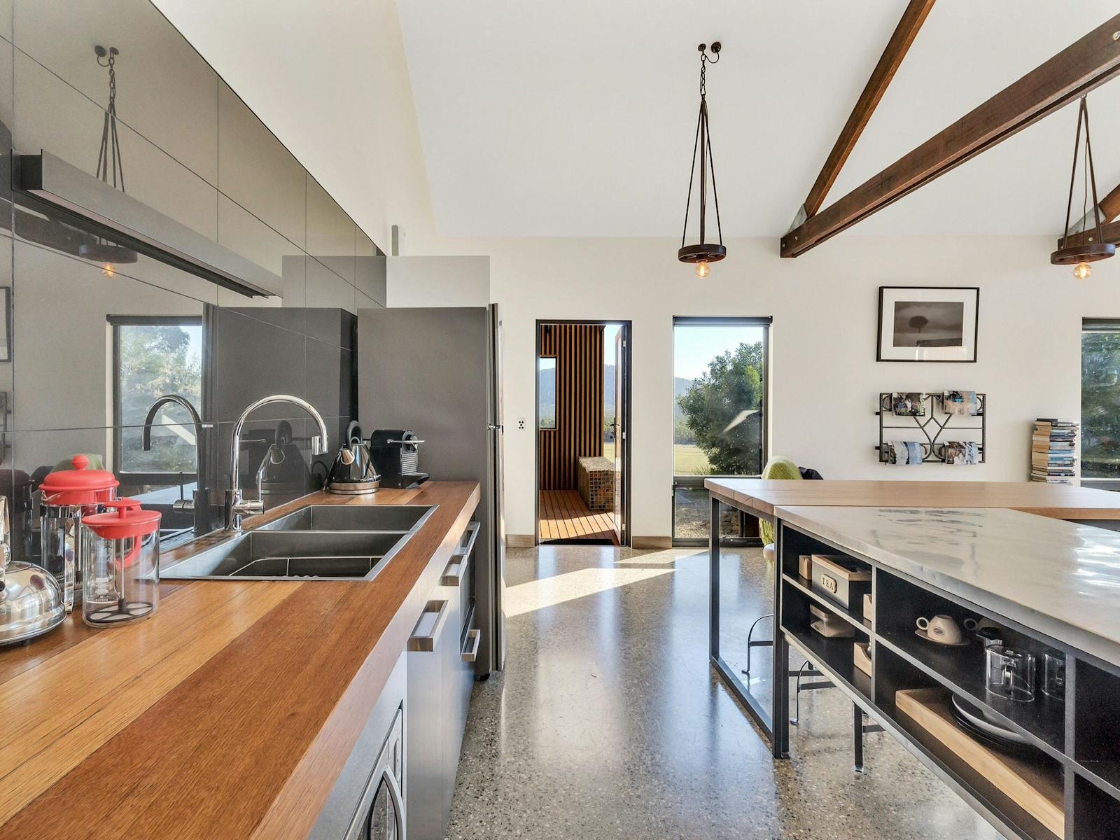 Villa Kitchen & patio