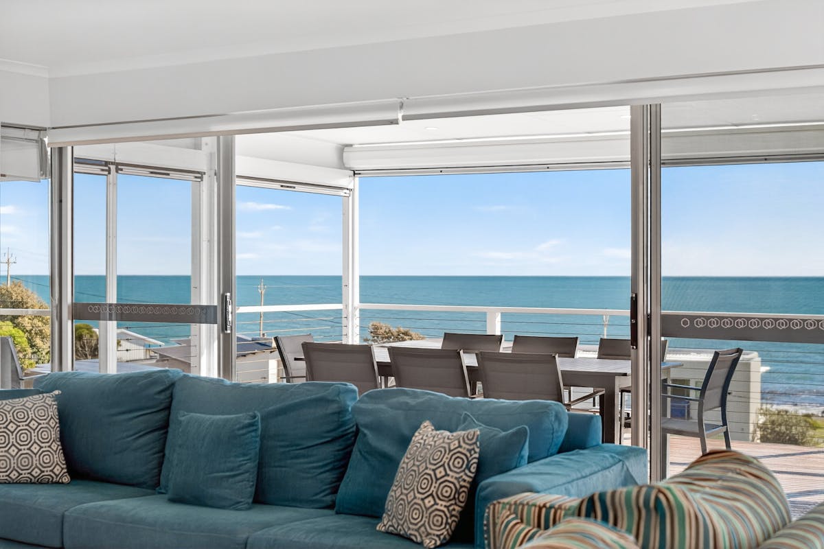 Ocean Vista Carrickalinga - Lounge Beach View