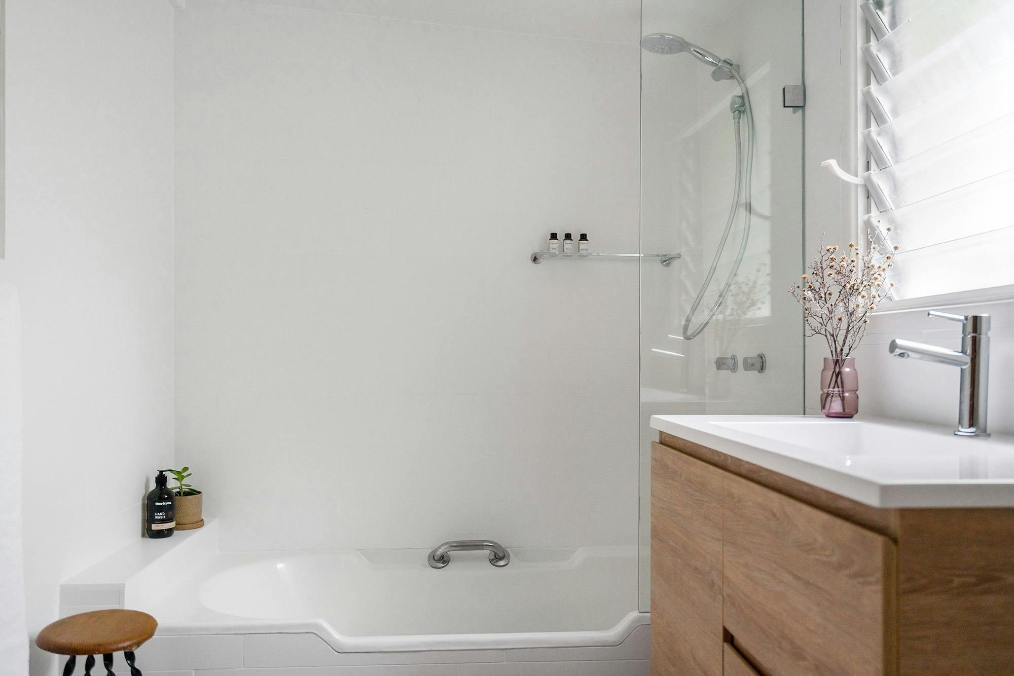 ギジェット-バイロンベイ-共有バスルーム