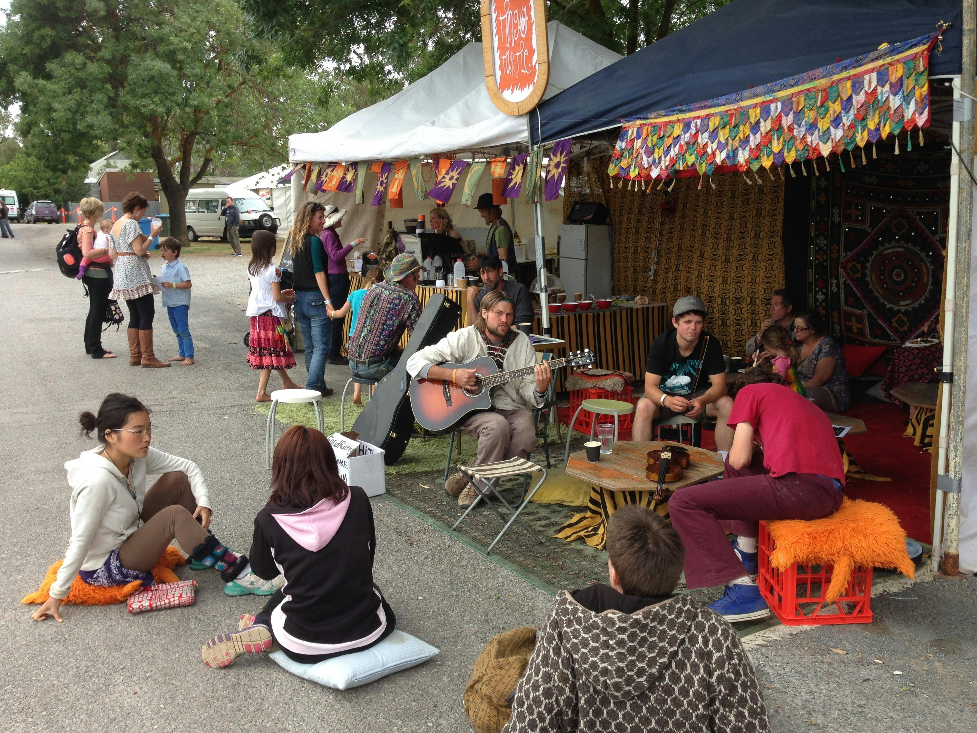 Spontaneous concert in festival Grounds