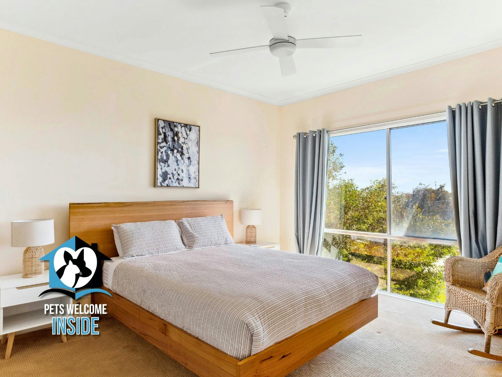 Peaceful Beachside Getaway with Two Living Areas Sleeps Nine