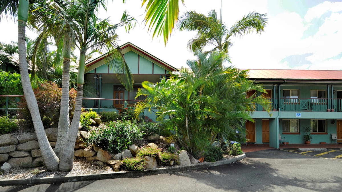 McNevins Logan Park Motel