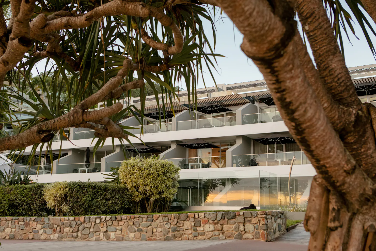 Netanya Noosa - Beachfront hotel Hastings Street