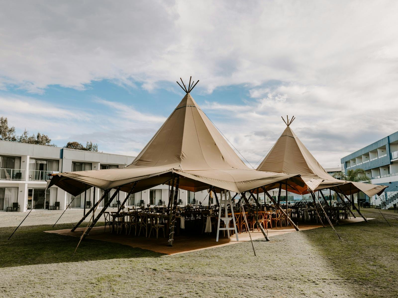 Wedding & Event Tipi Set Up
