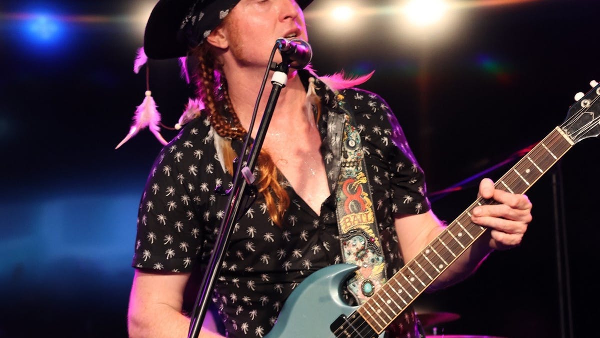 8 Ball Aitken performing at Cleveland Sands