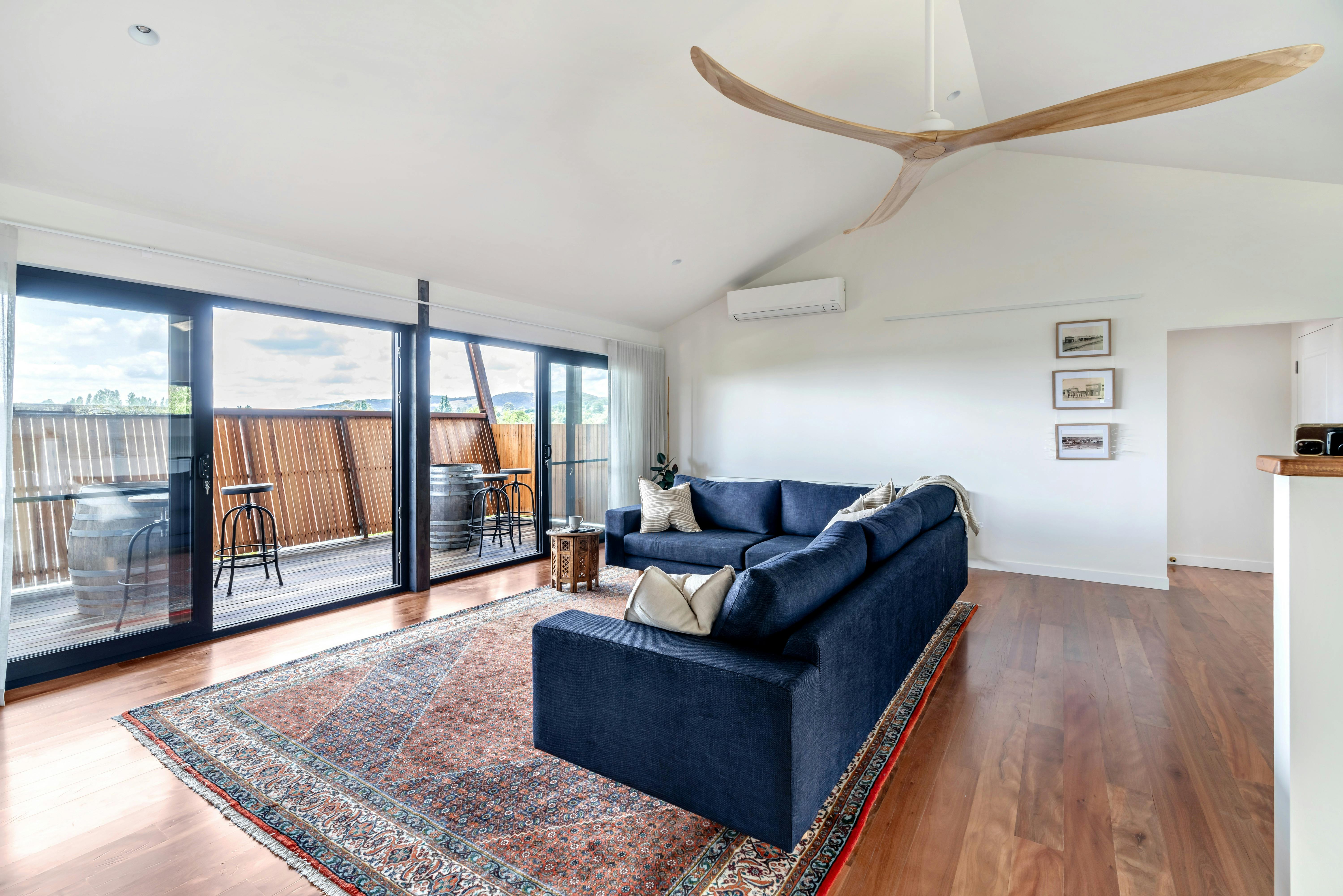 Spacious living area with gorgeous views, bluetooth speakers and Smart TV.