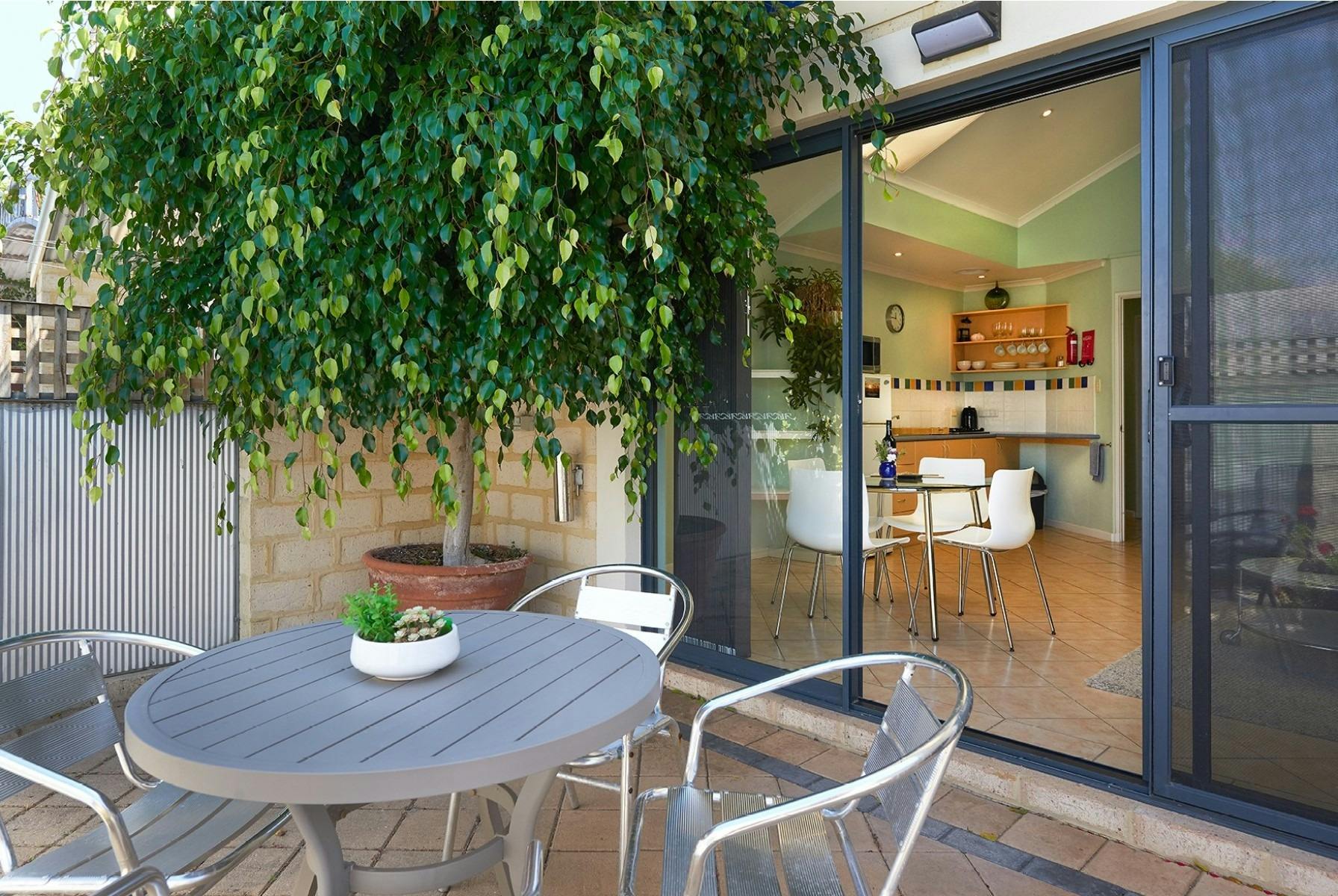 Single Storey courtyard