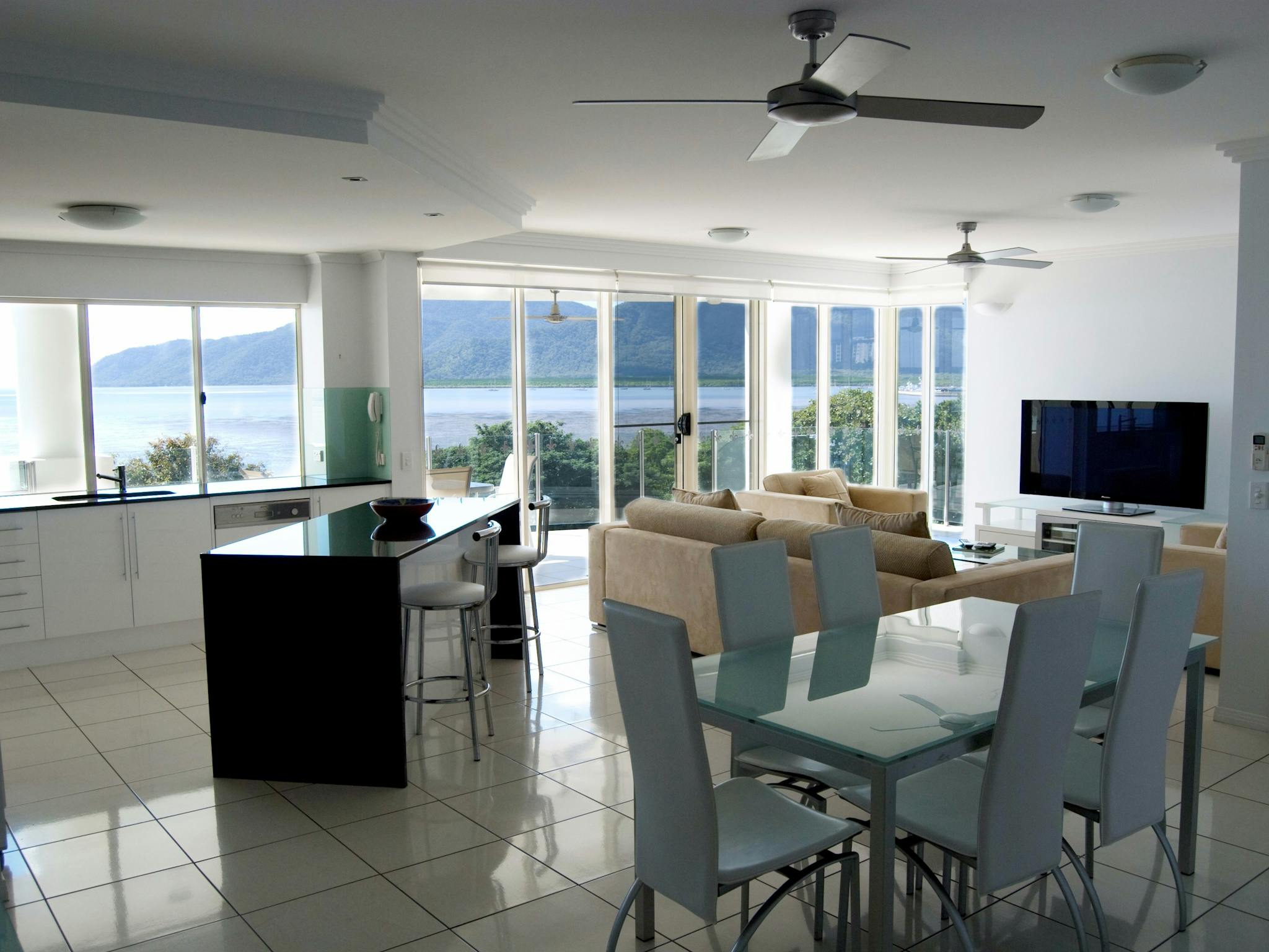 Waters Edge Apartments Cairns Waters Edge Apartments Cairns