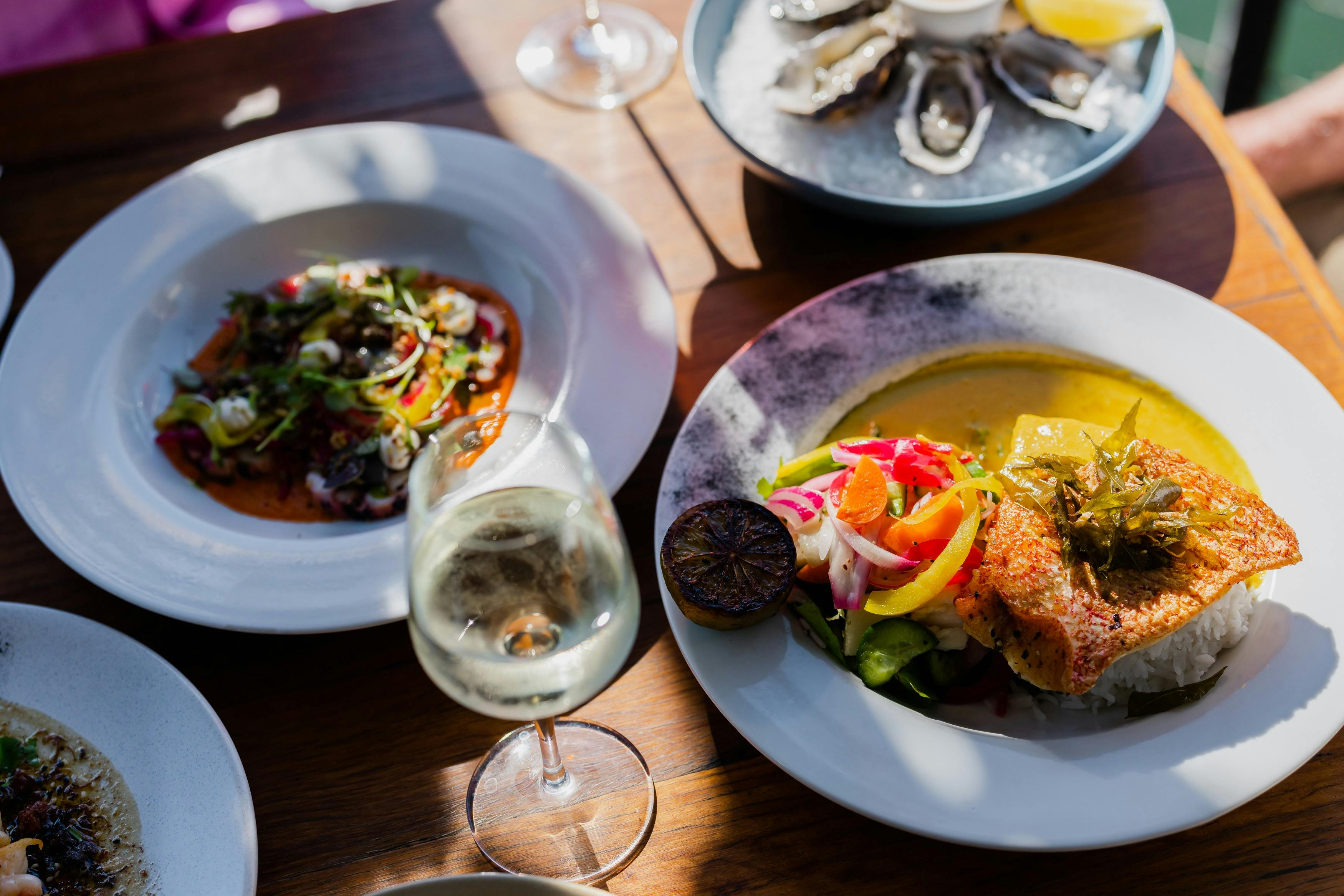 Anchors Wharf bietet eine Vielzahl von Speisen an