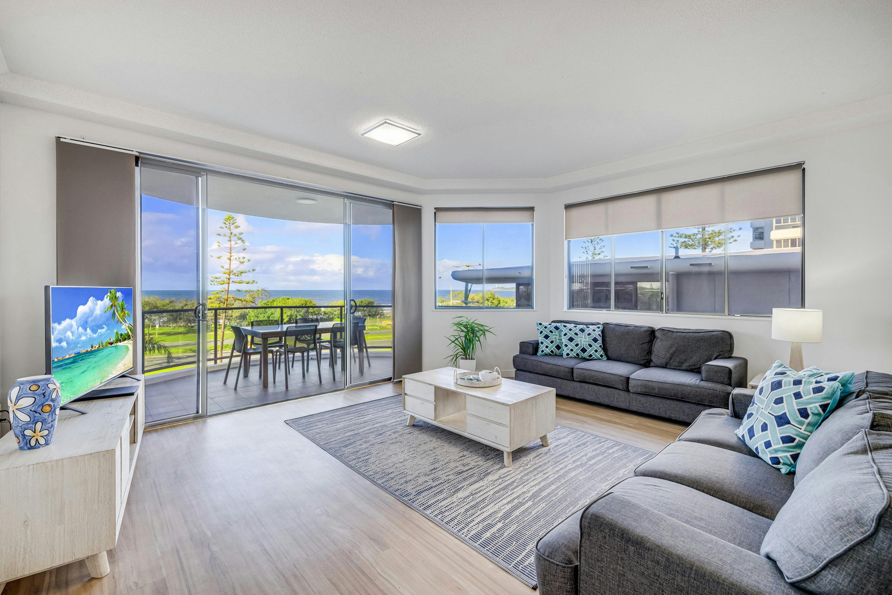 Beachfront Apartment, 3 Bedrooms/6 Guests (Level 3)