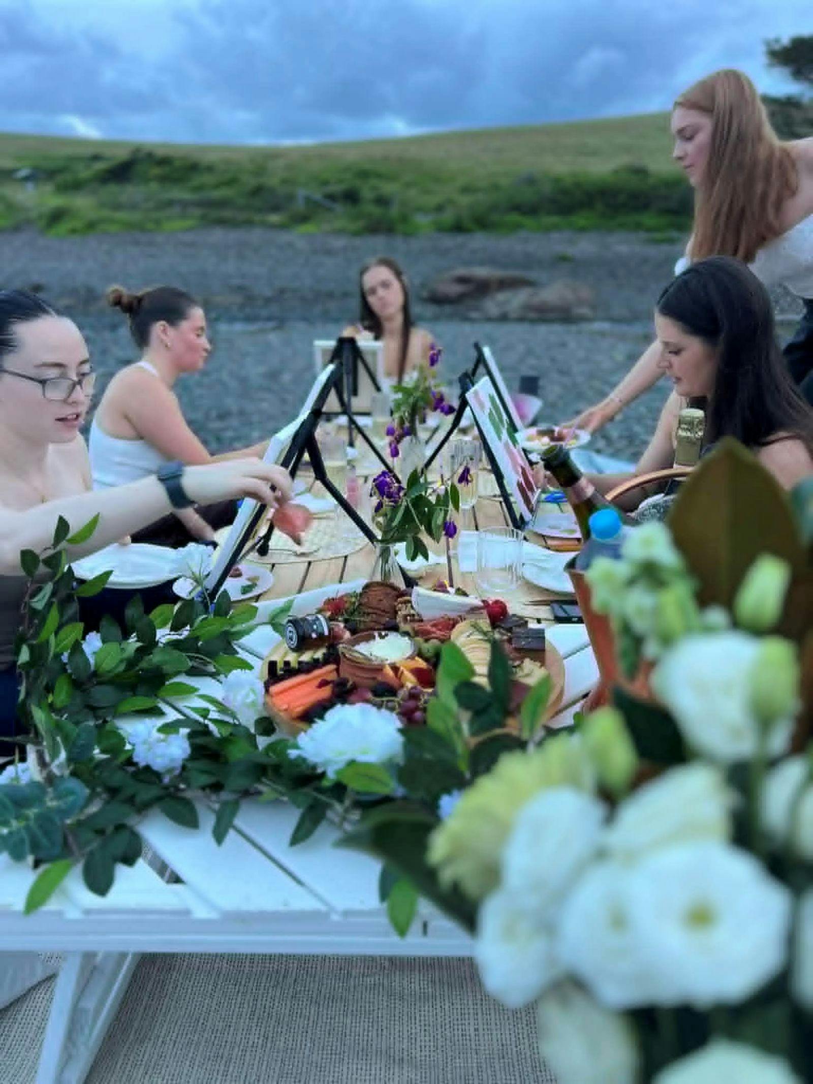 Art Picnic, Luxury Hens Picnic, Paint and Sip, Local Art, All Inclusive, Girls Night, Group event