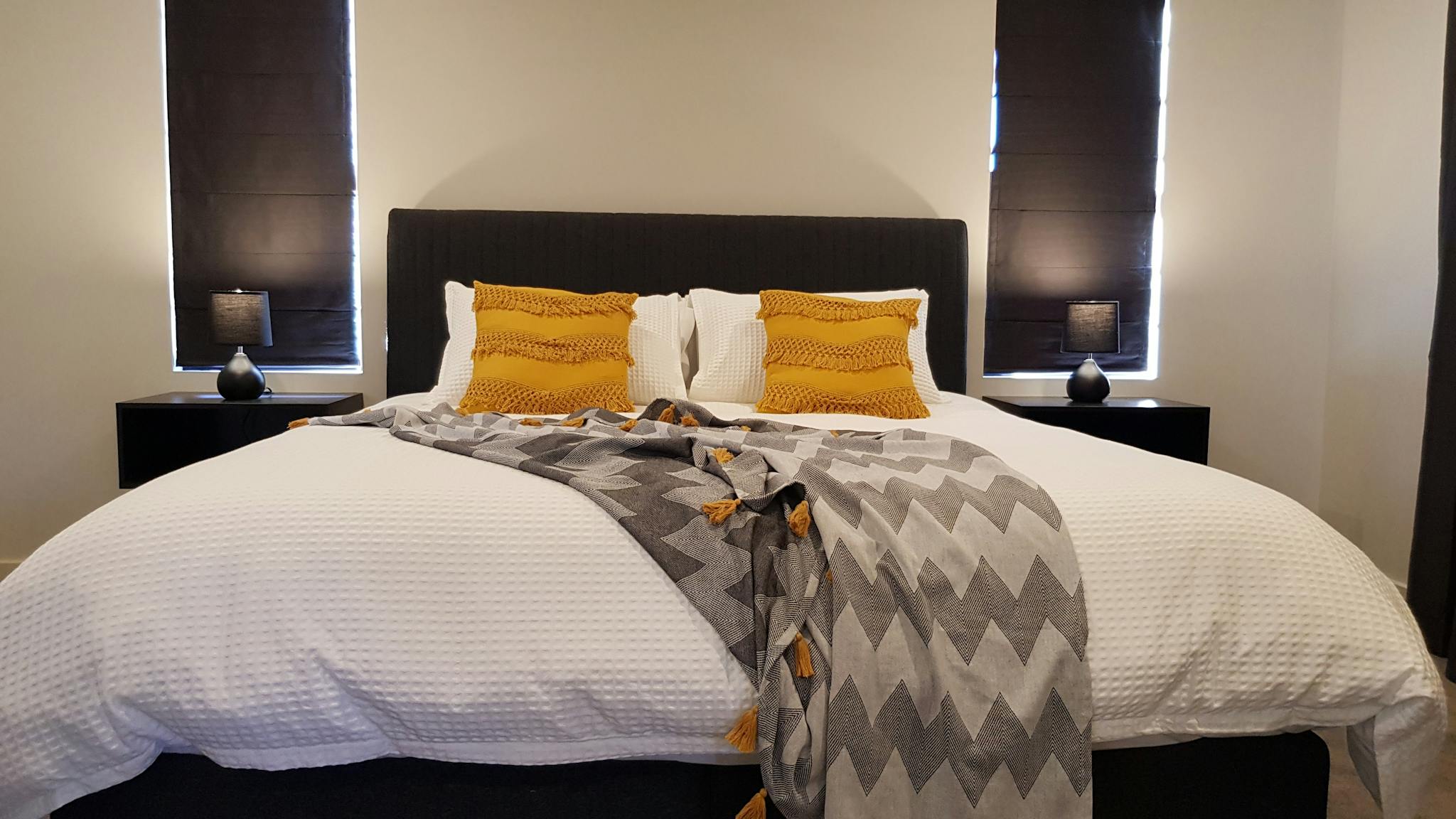 King size bed with electric blanket and quality linen King size bed with electric blanket and quality linen