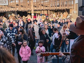 Country Pub Chorus - Easy Tiger