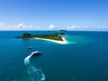 Great Barrier Reef Day Trips - Frankland Islands | The Tour Specialists Great Barrier Reef Day Trips - Frankland Islands | The Tour Specialists