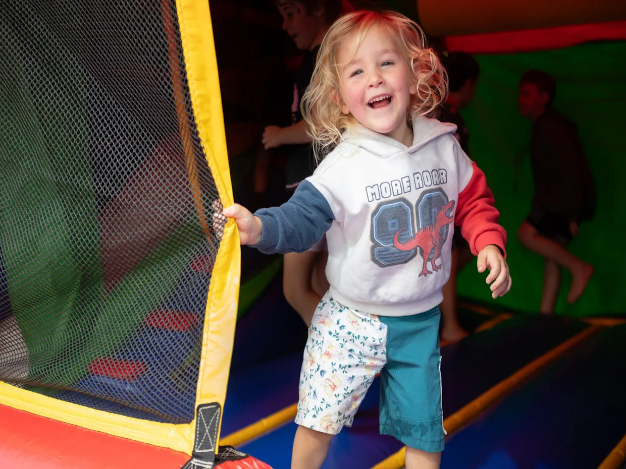 Giant Castle Fun Day: Jump, Play, Explore