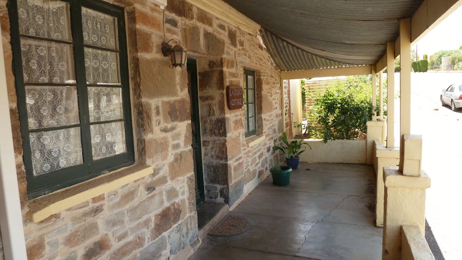 COTTAGE
