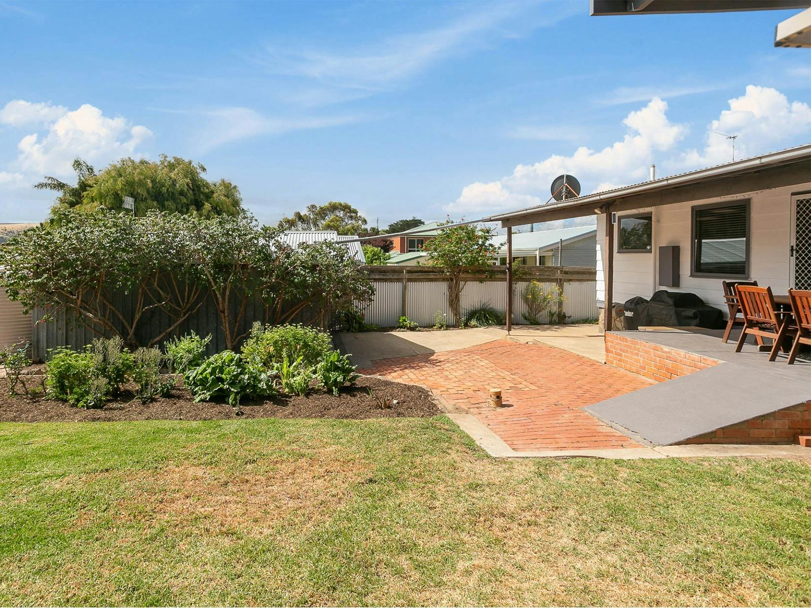 Updated Coastal Beach House in Funky Port Elliot