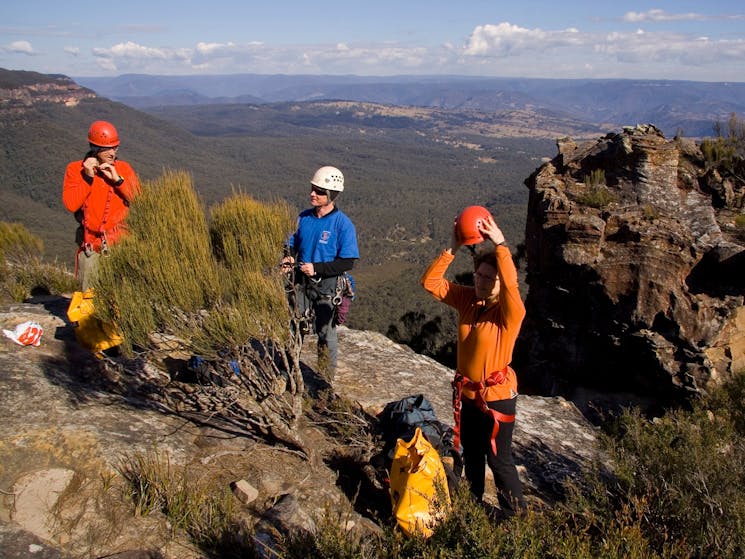 Intermediate Rockclimb n exped, high adventure in wild weather