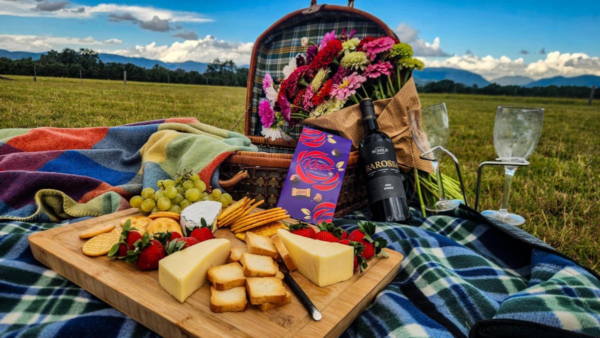 Enjoy picnics at the lodge