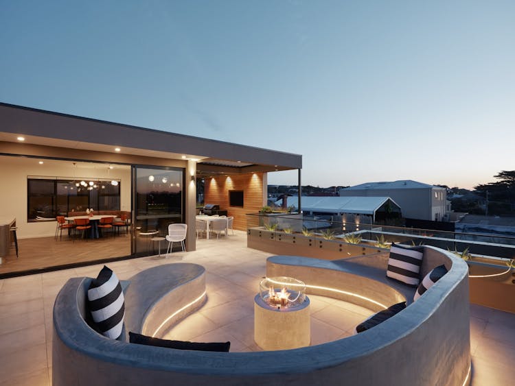 2Luxury Penthouse outdoor entertaining area