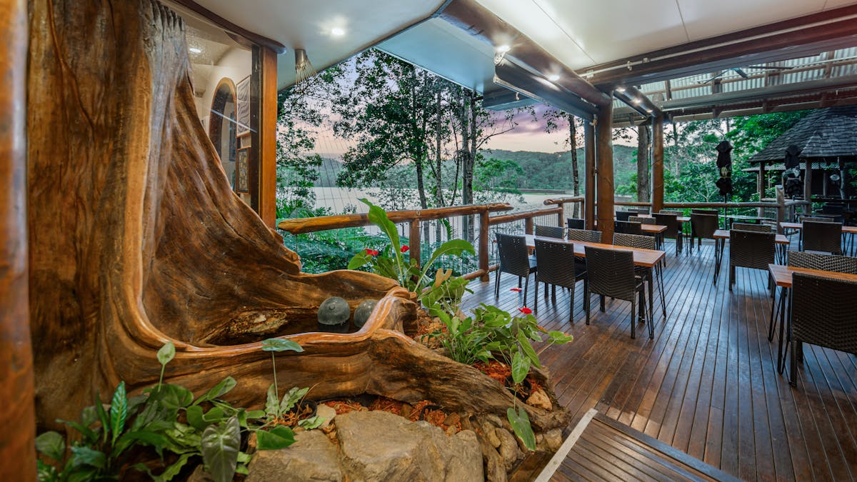 Sunshine Coast accommodation with restaurant