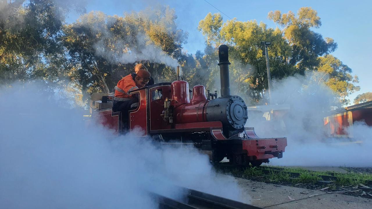 Robin steaming up at the Roundhouse