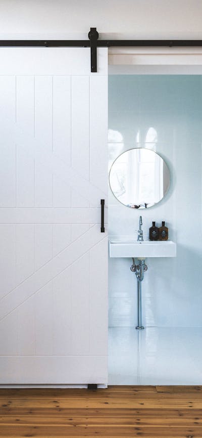 clean white bathroom lines